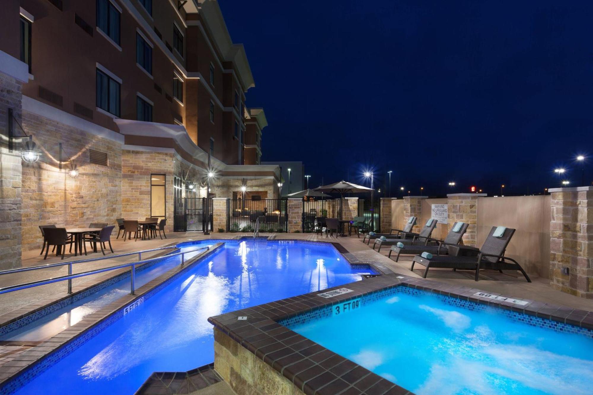 Courtyard By Marriott San Angelo Hotel Bagian luar foto
