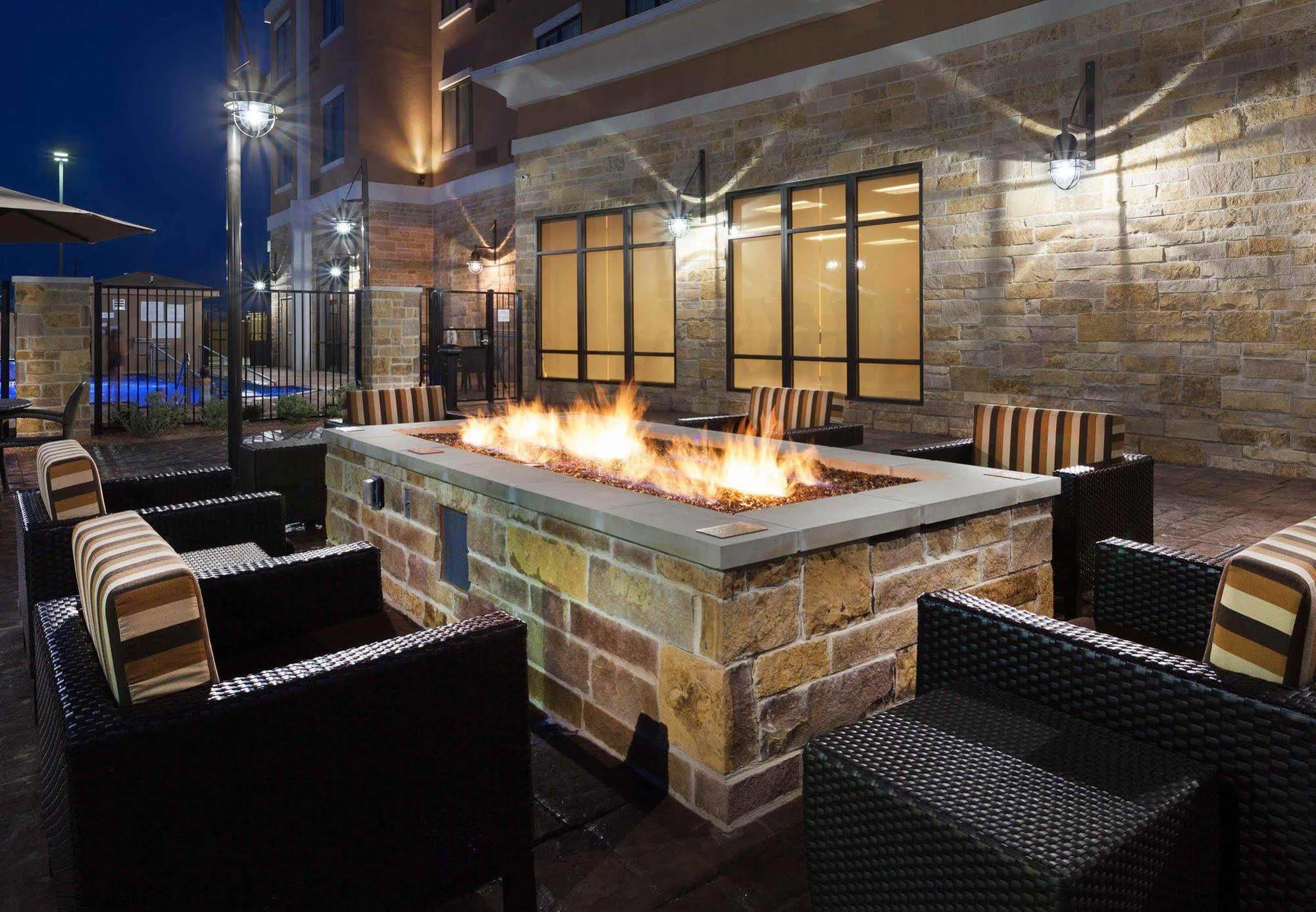 Courtyard By Marriott San Angelo Hotel Bagian luar foto